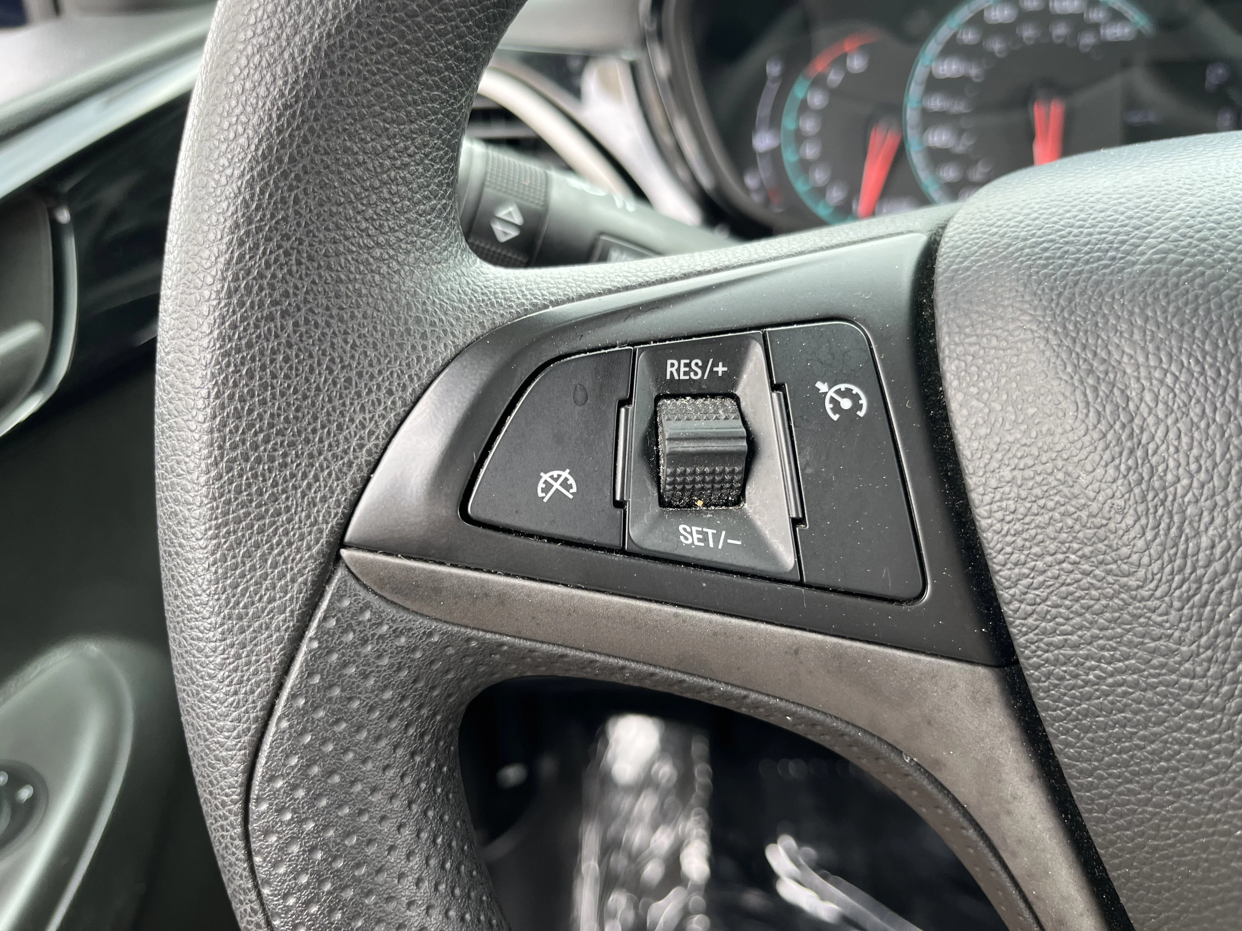 Used 2022 Blue Glow Chevrolet 1LT image 22
