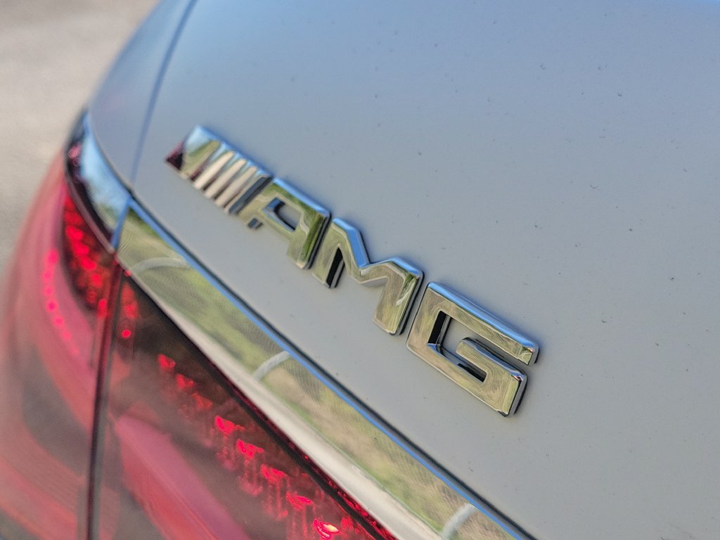 New 2026 MANUFAKTUR Moonlight White Magno Mercedes-Benz AMG® S 63 E 4MATIC® Sedan image 9