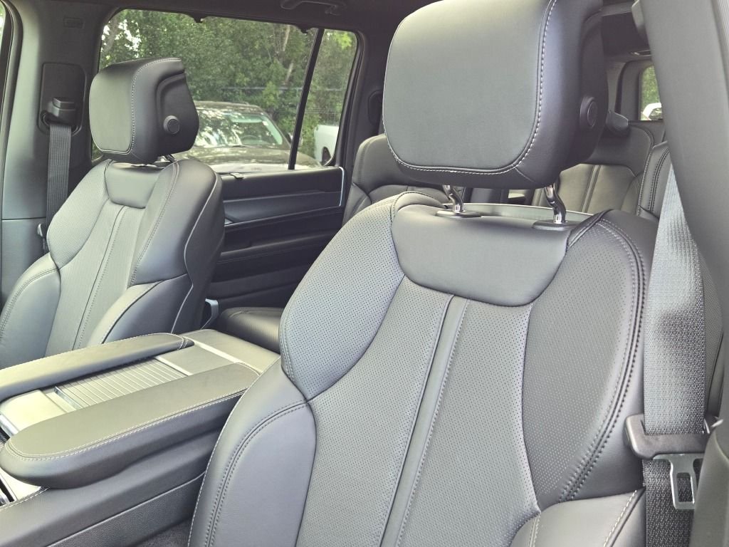 New 2026 High Gloss Black Exterior Paint Jeep Limited Reserve image 29