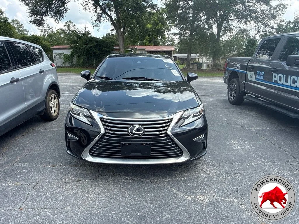 Used 2016  Lexus 350 image 3