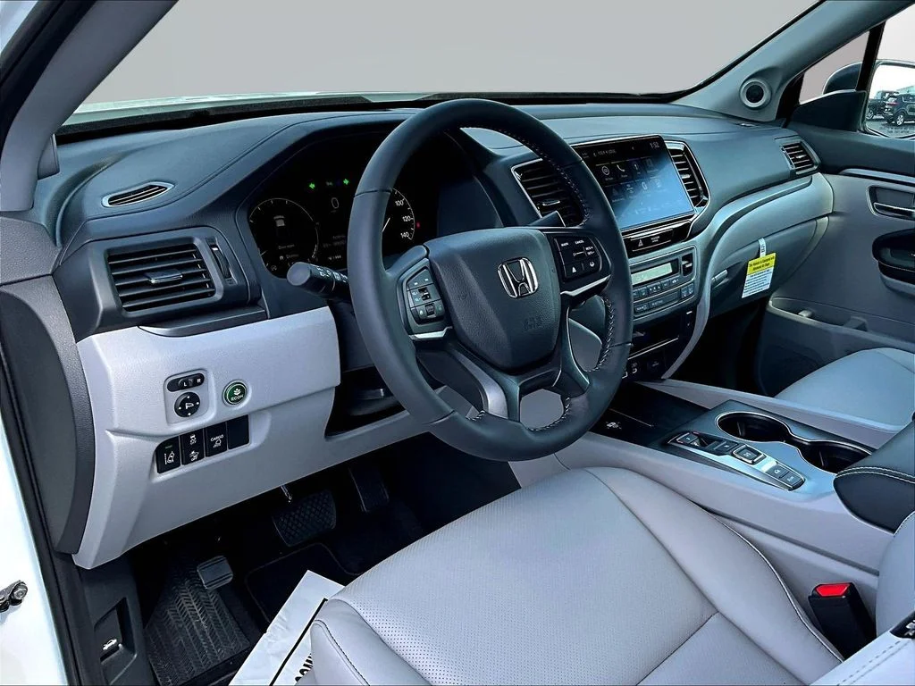 New 2026 Platinum White Pearl Honda RTL image 17