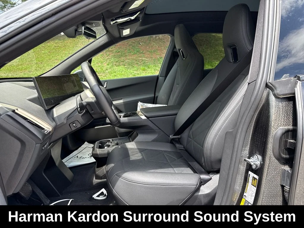 Used 2025 Gray BMW xDrive50 image 12