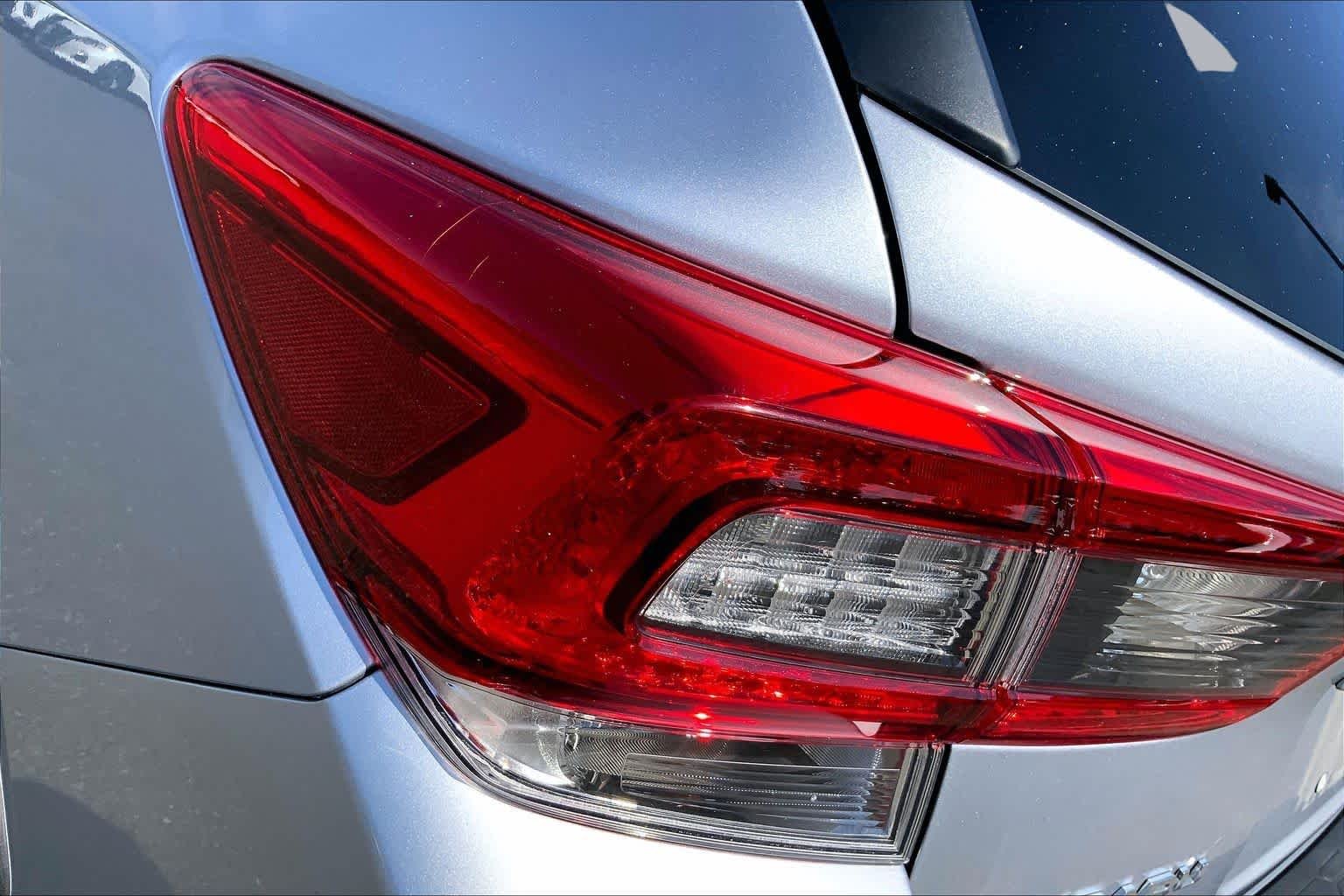 Used 2021 Ice Silver Metallic Subaru  image 29