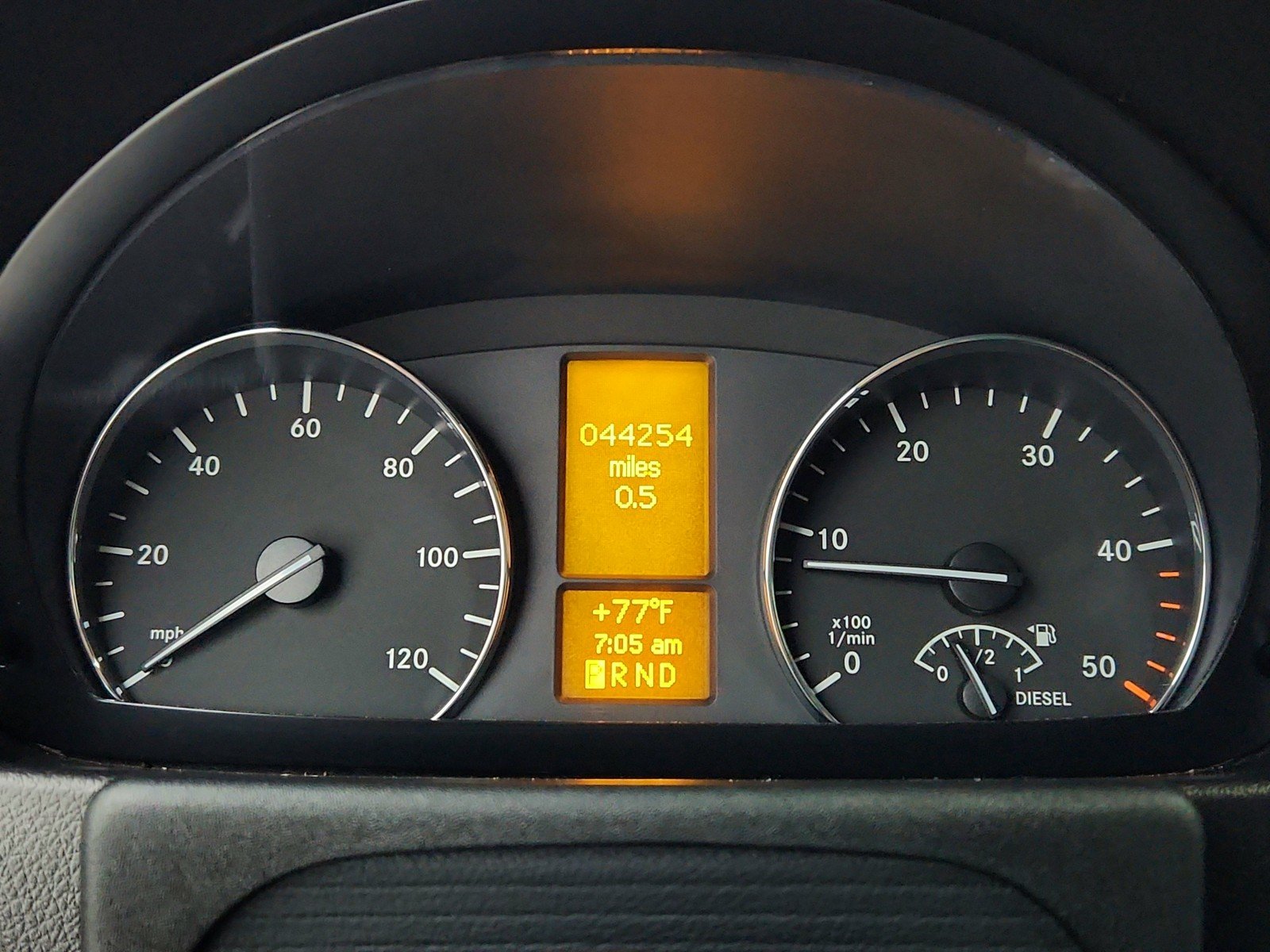 Used 2016 Graphite Gray Metallic Mercedes-Benz crew no seats image 30