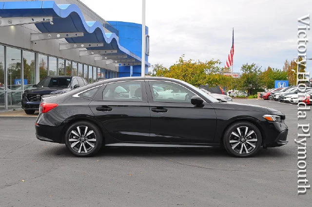 Certified Used 2024 Crystal Black Pearl Honda EX image 2