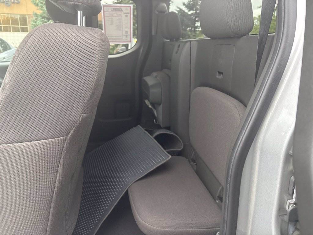 Used 2018 Silver Nissan S image 12