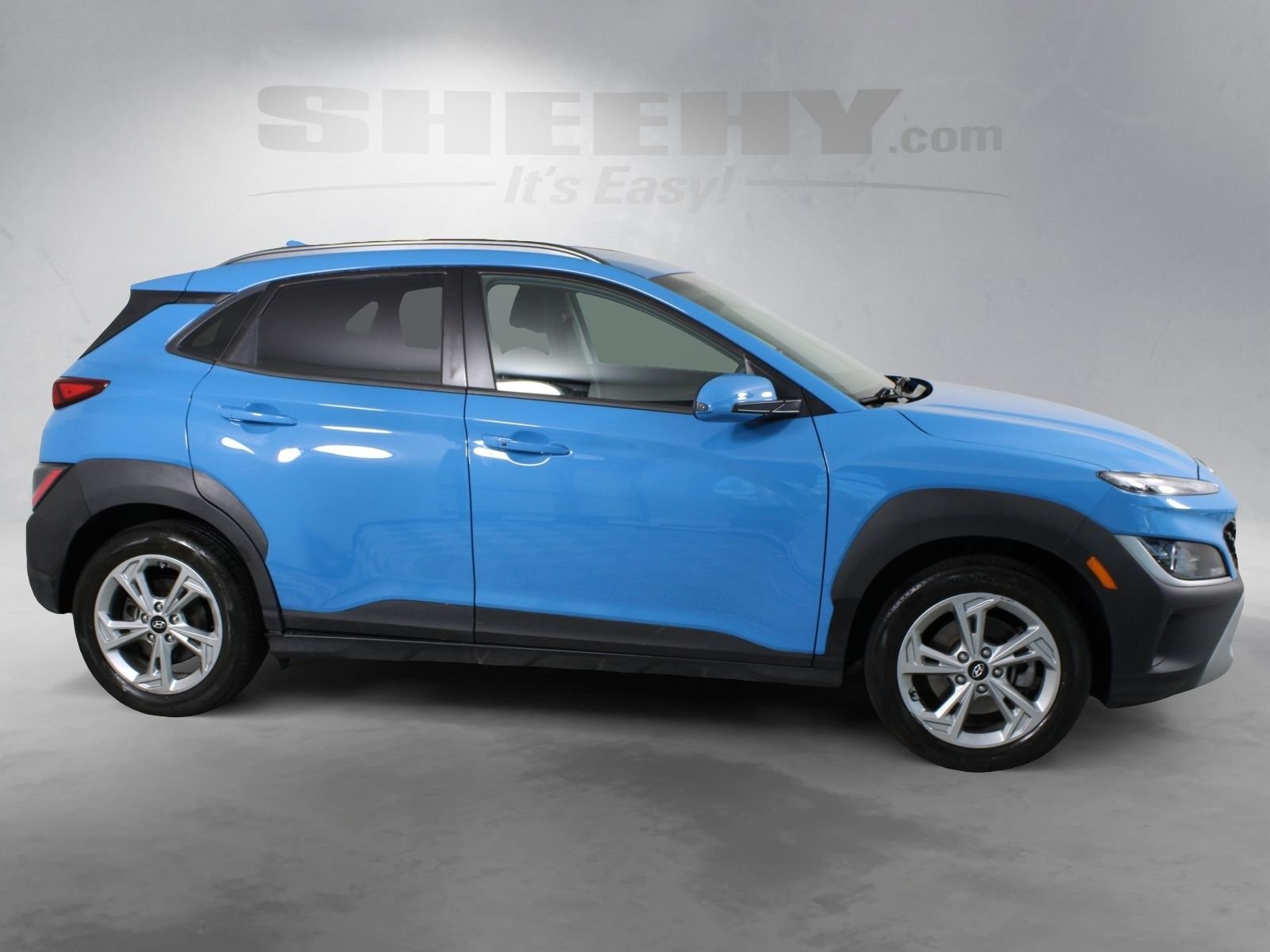 Used 2023 Green Hyundai SEL image 10