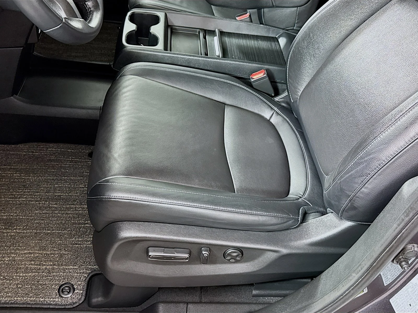 Used 2024  Honda EX-L image 21