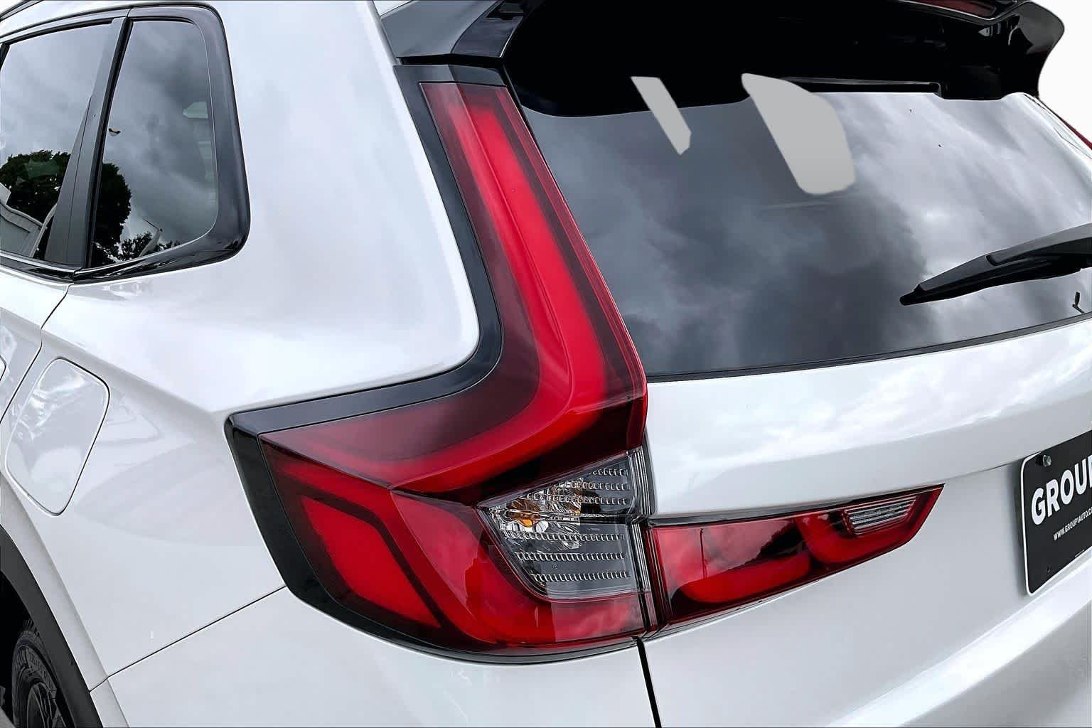 Used 2026 Platinum White Pearl Honda Sport Touring image 29