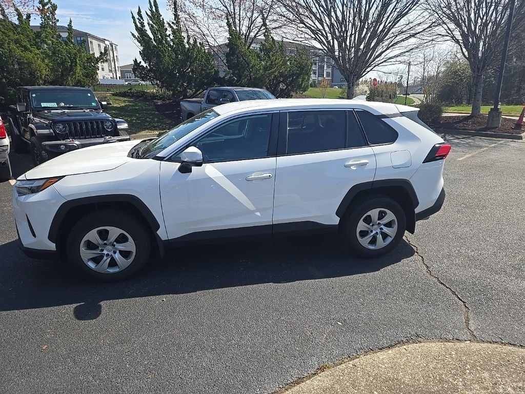 Used 2023 White Toyota LE image 3