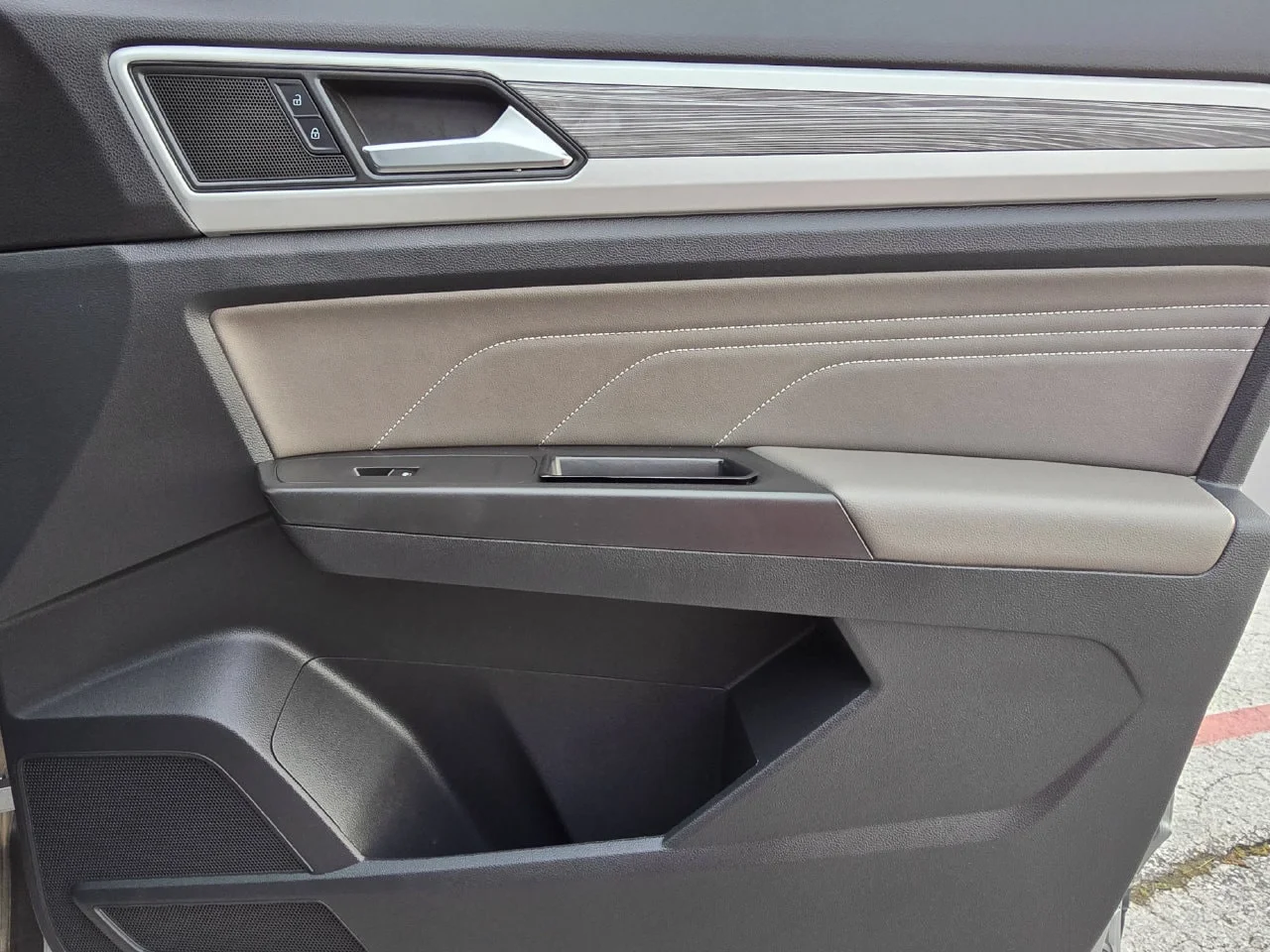 2022 Volkswagen Atlas Cross Sport SE w/Tech - Photo 32