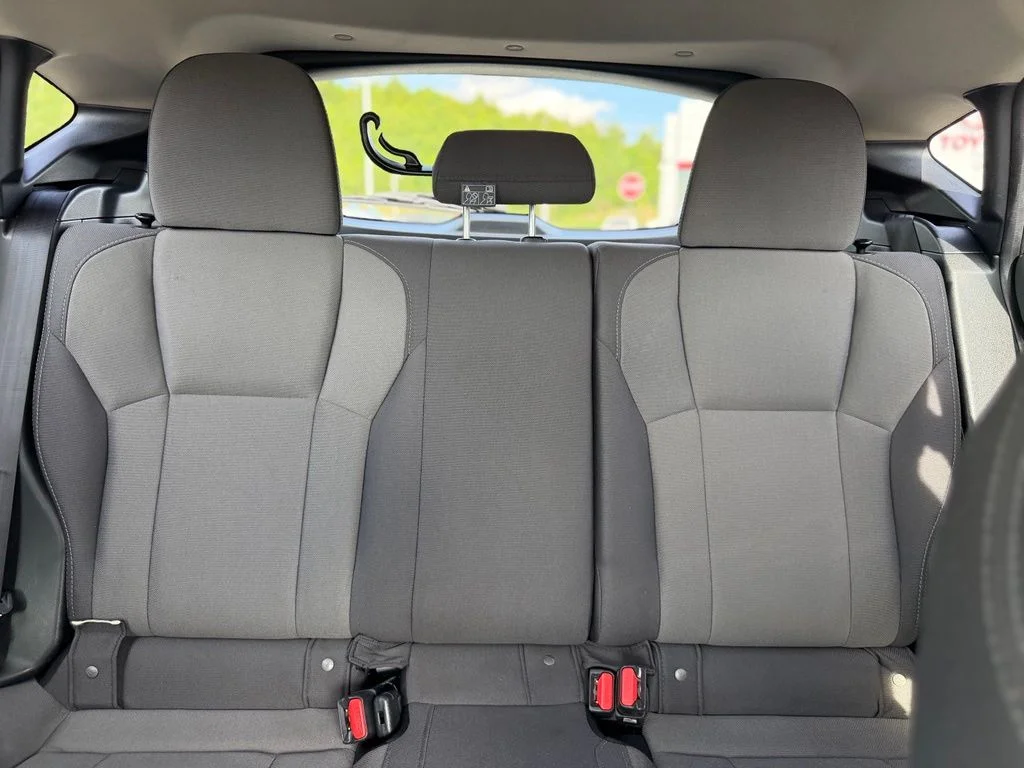 Used 2024 White Subaru Base image 19