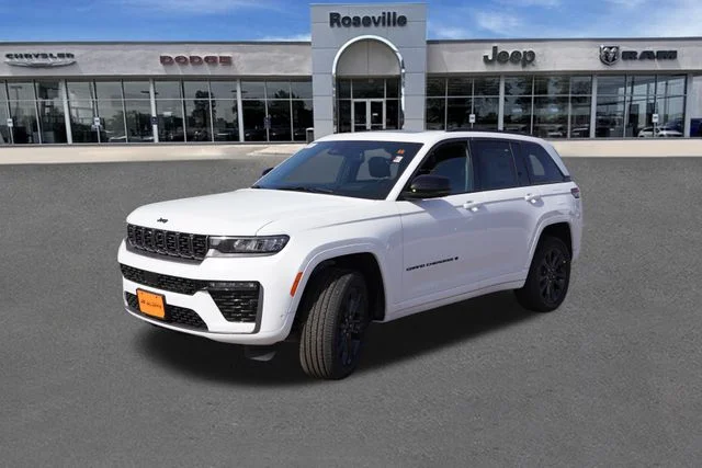 New 2026 Bright White Clear-Coat Exterior Paint Jeep Limited Reserve image 8