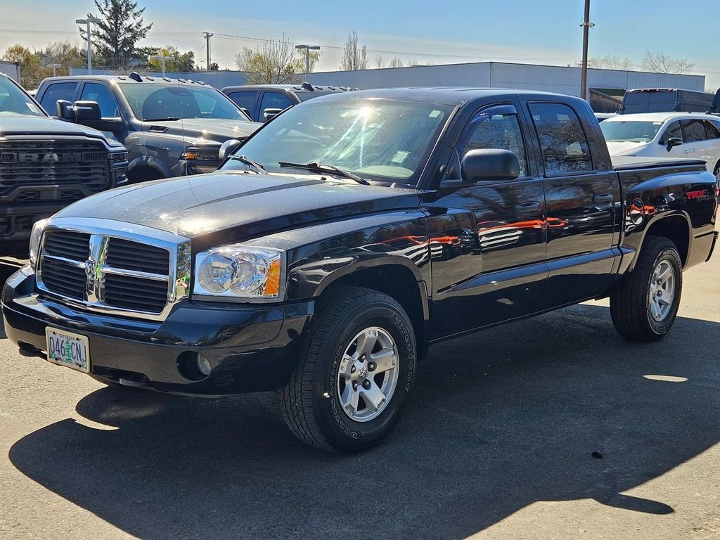 Used 2006 Black Dodge SLT image 3