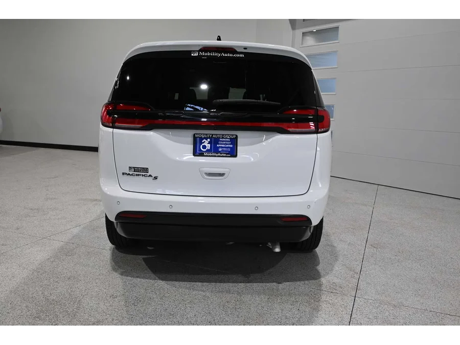 2024 Chrysler Pacifica Touring L - Photo 7