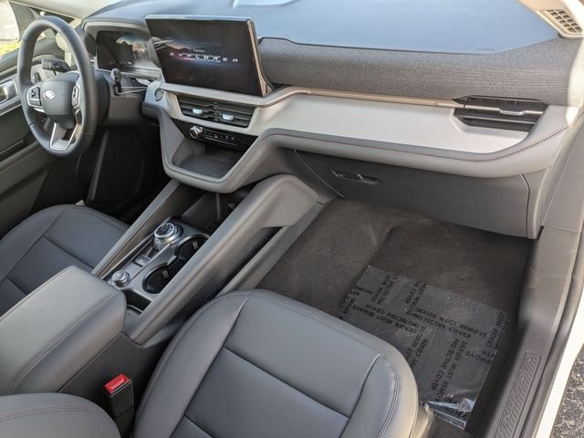 New 2026 Star White Metallic Tri-Coat Ford Active image 24