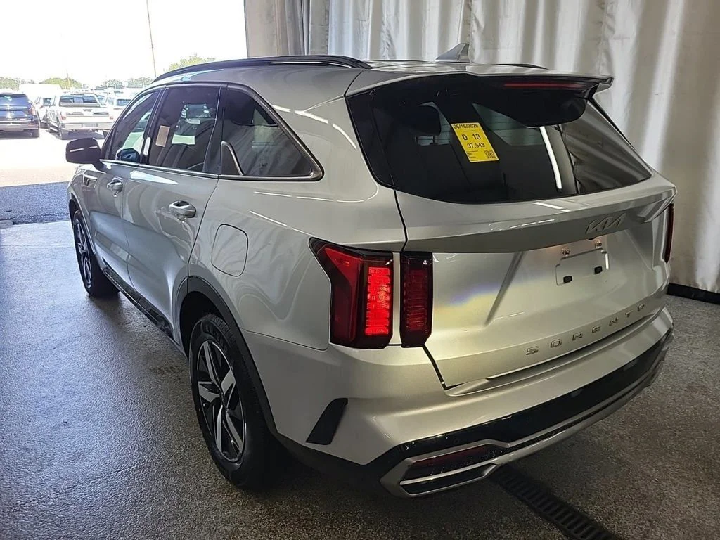 Used 2022 Silver Kia S image 13