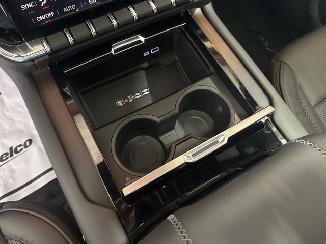 2026 GMC Yukon Denali - Photo 14