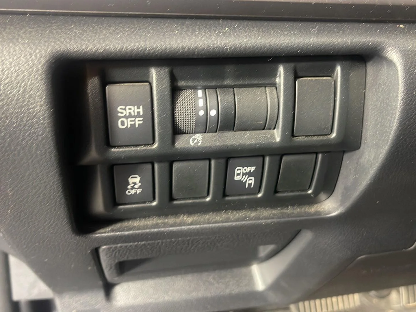 Used 2019 Dark Gray Metallic Subaru Limited image 15