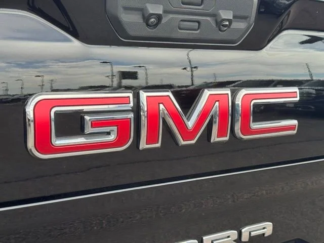Used 2024 Onyx Black GMC AT4 image 18