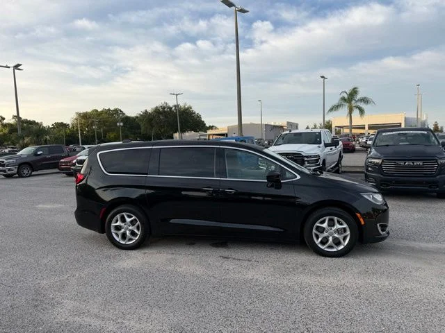 Used 2018 Black Chrysler Touring Plus image 7