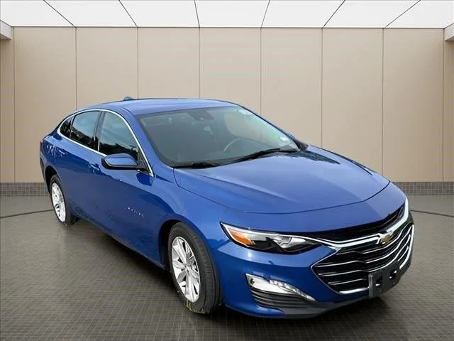 Used 2023 Blue Chevrolet LT image 9