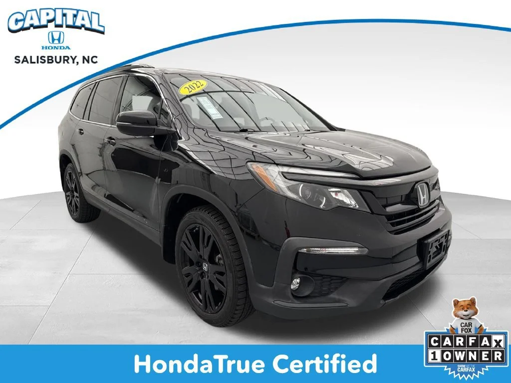 Certified Used 2022 Crystal Black Pearl Honda AWD SE image 29