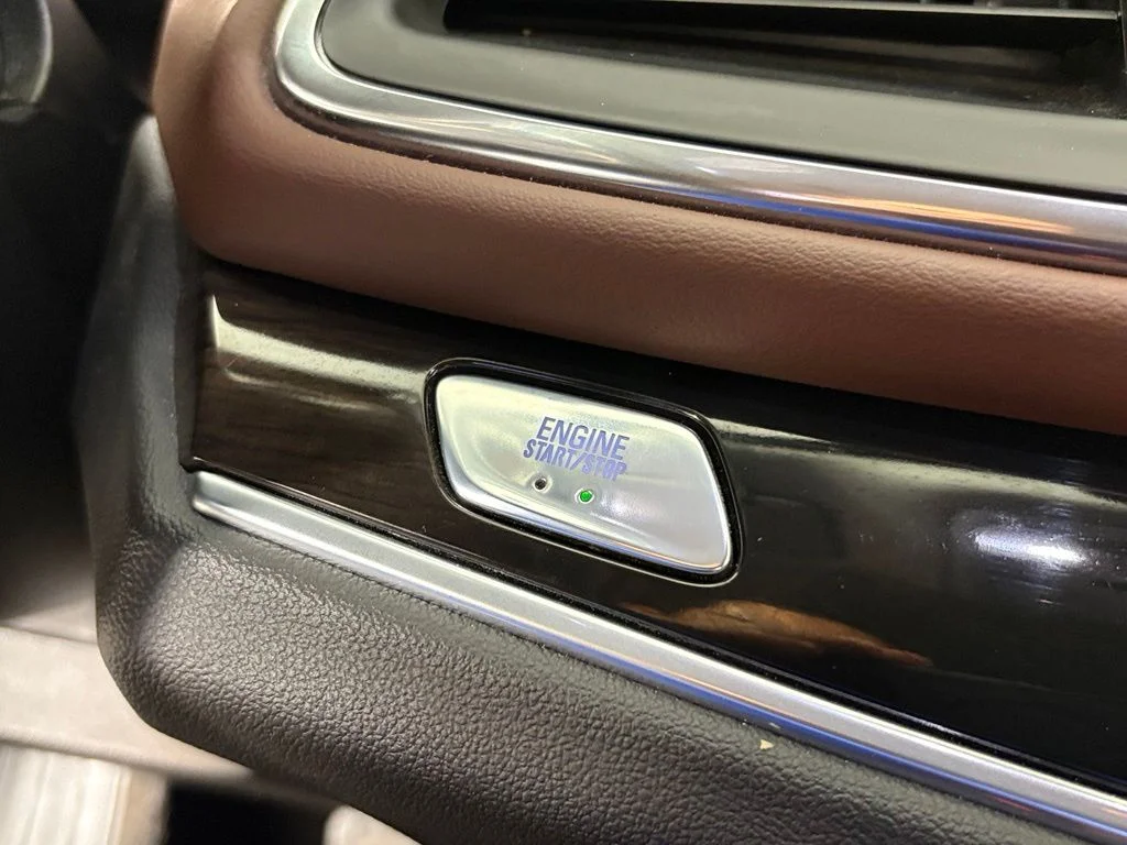 Used 2020 White Buick Avenir image 24