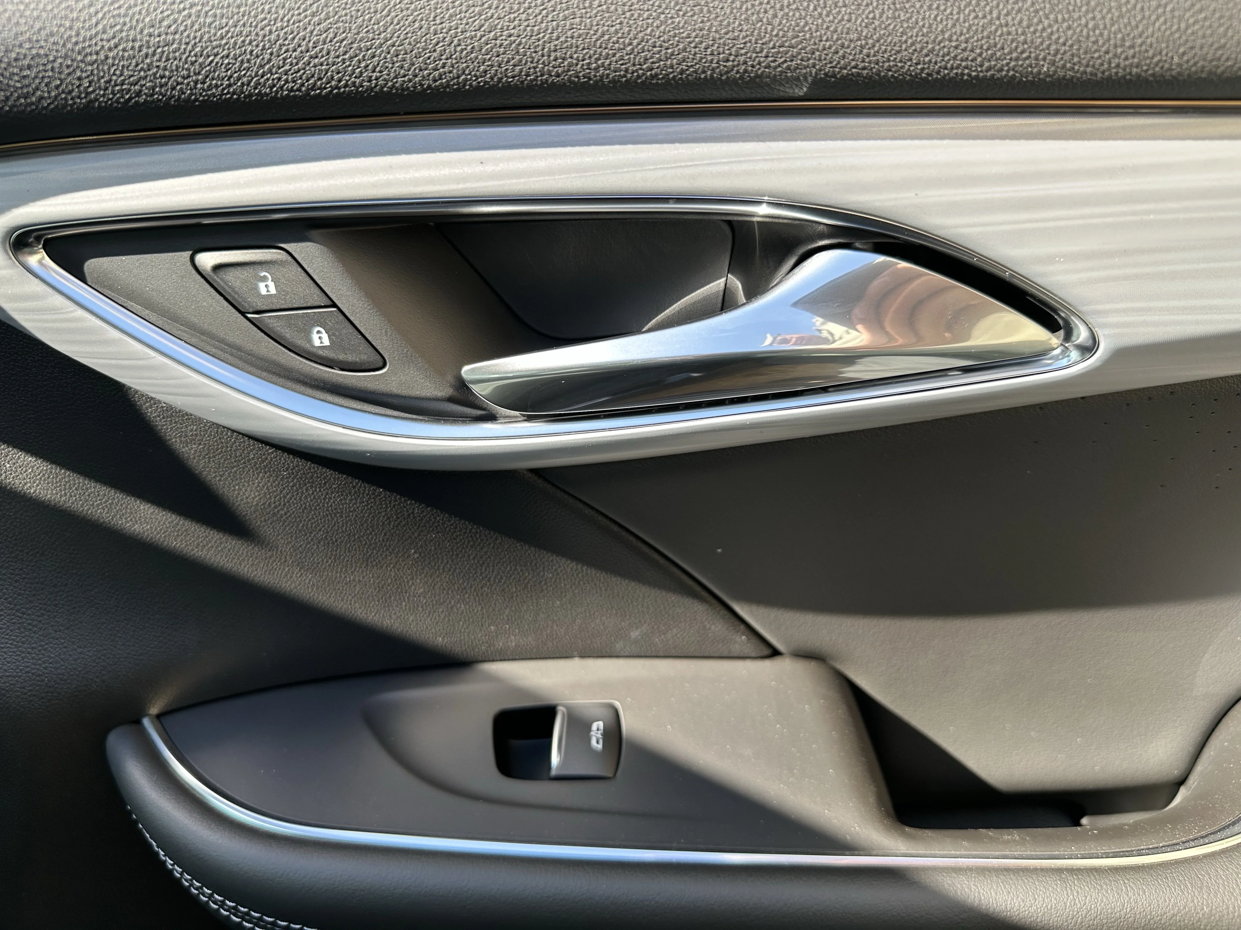 New 2026 Ebony Twilight Metallic Buick Avenir image 20