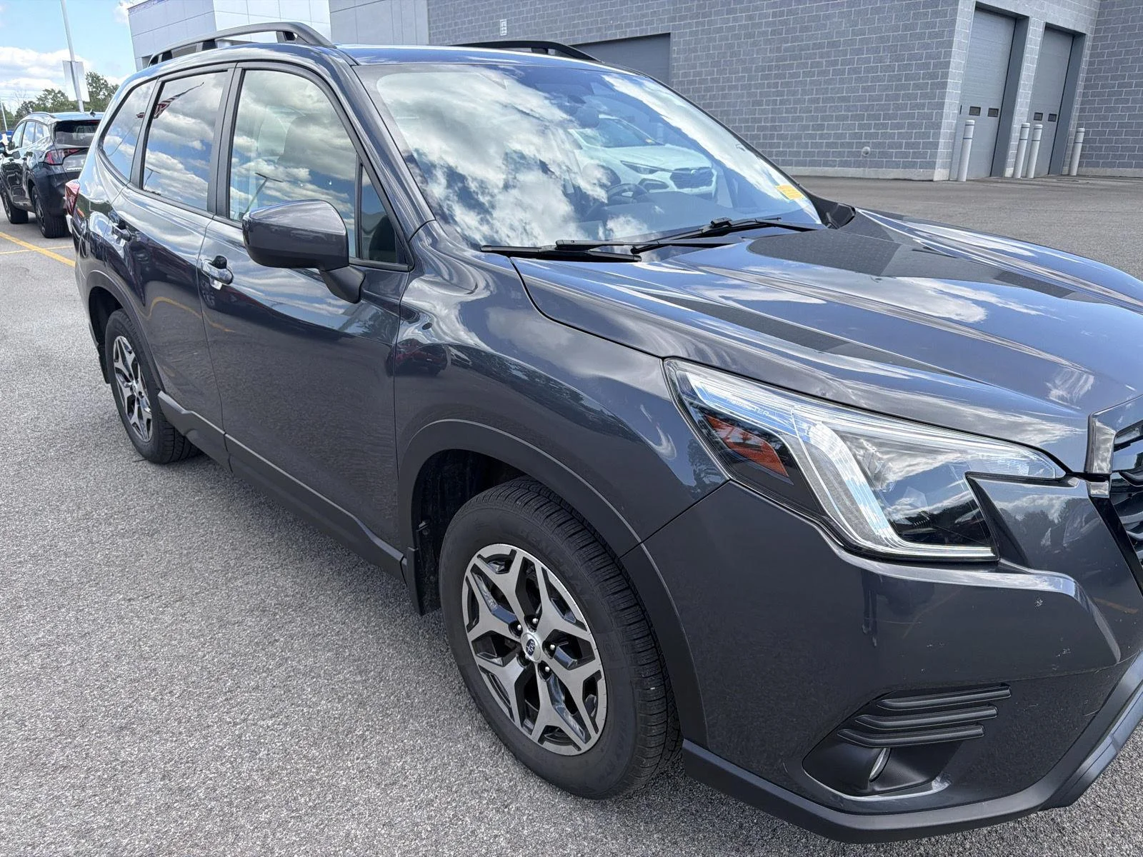Used 2022 Magnetite Gray Metallic Subaru Premium image 9