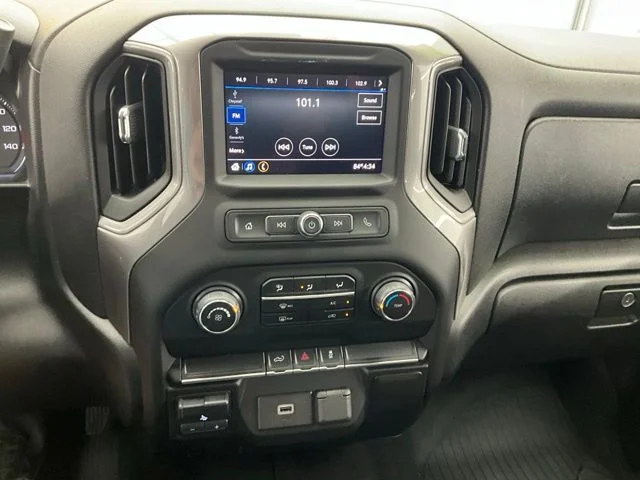 Used 2020 White Chevrolet Custom image 9