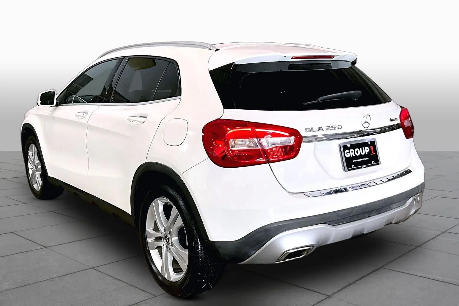 Used 2019 Polar White Mercedes-Benz GLA 250 image 12