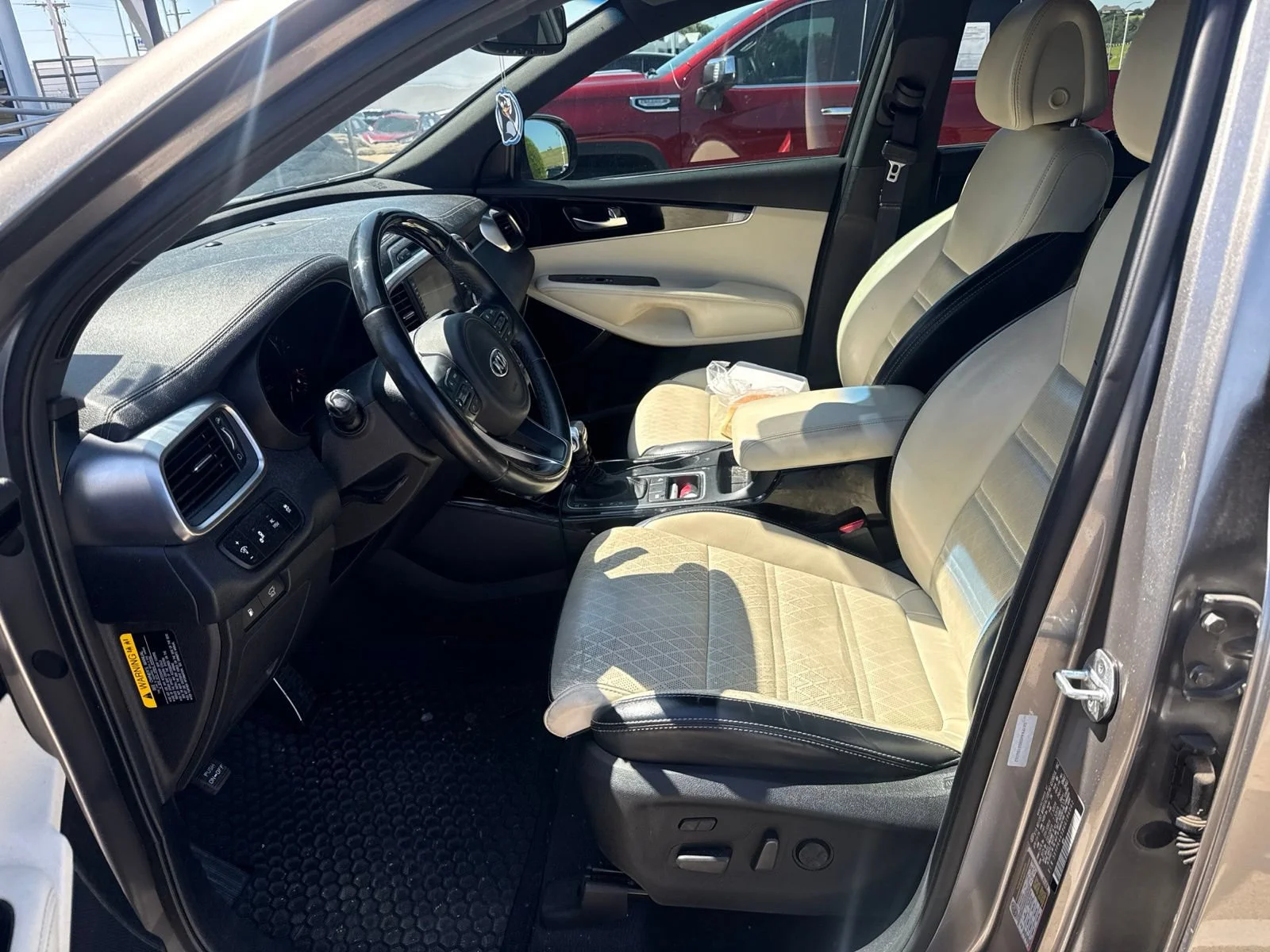 Used 2016 Gray Kia 3.3L SXL image 12