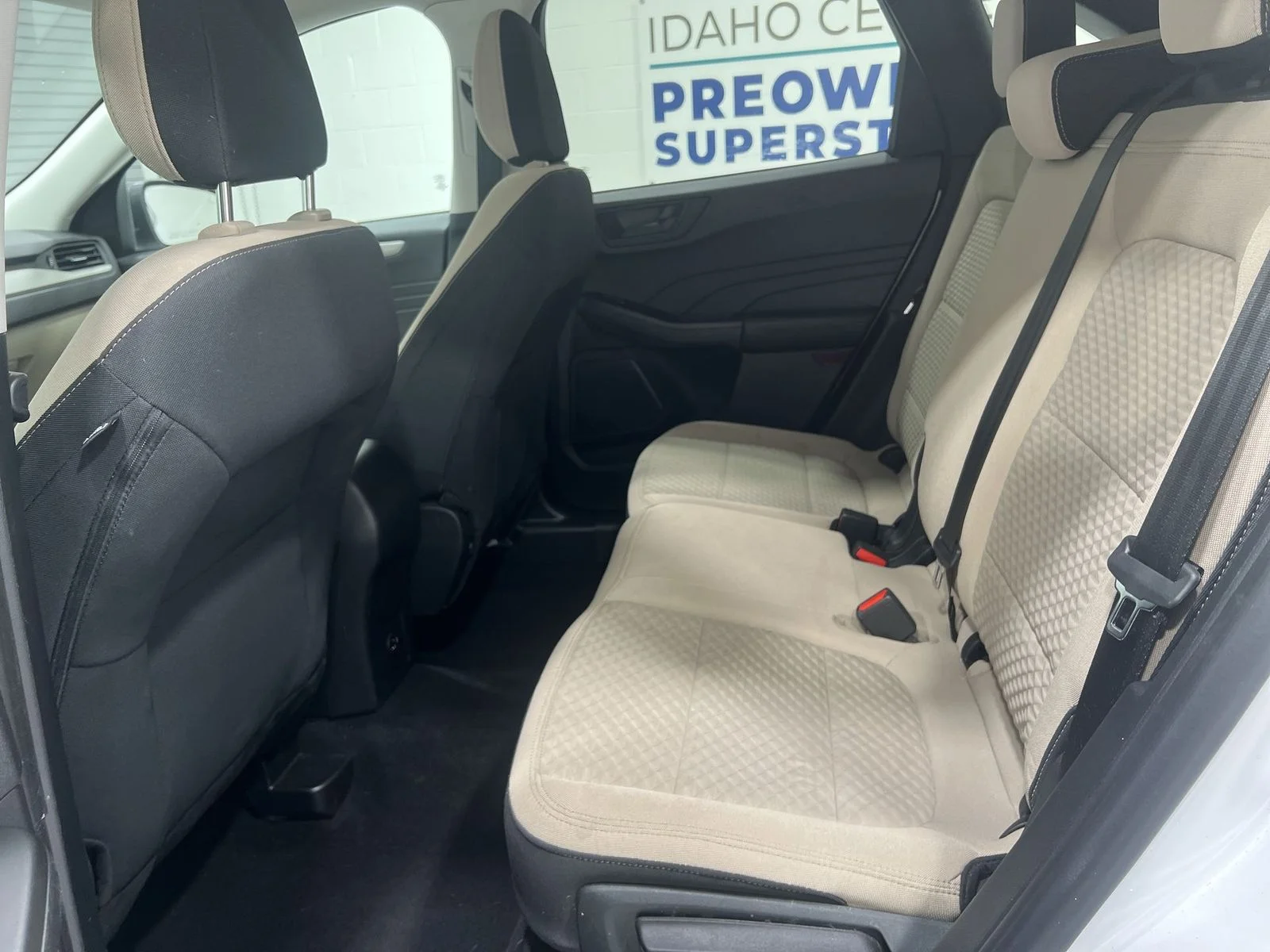 Used 2022 White Ford SE image 21