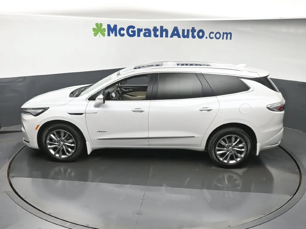 Used 2023 White Buick Avenir image 27