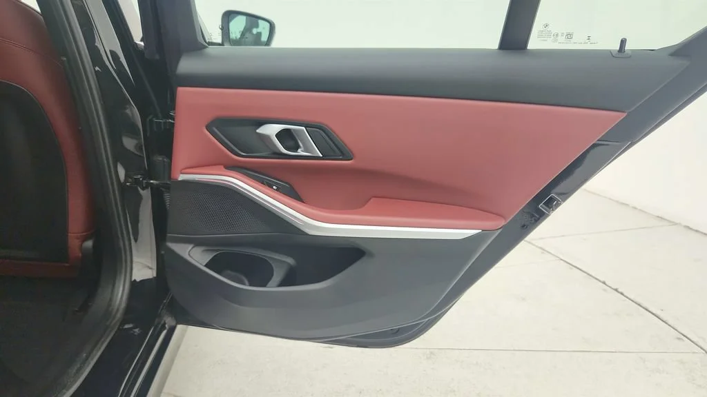 2025 BMW 3 Series 330i - Photo 32