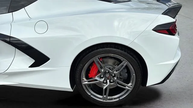 Used 2024 Arctic White Chevrolet 2LT image 10