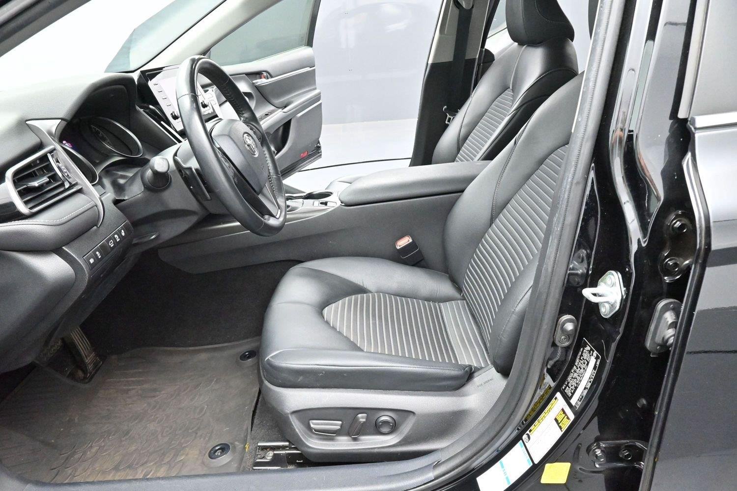 Used 2021 Midnight Black Metallic Toyota SE image 11