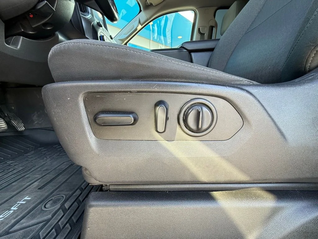 Used 2019 SUMMIT WHITE Chevrolet RST image 29