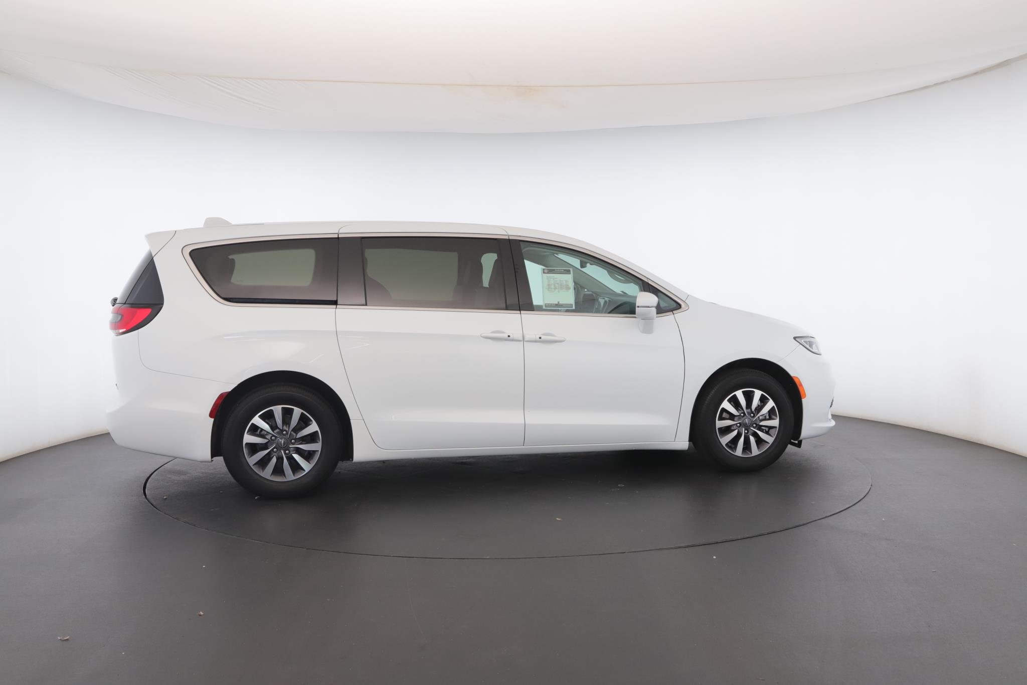 2022 Chrysler Pacifica Hybrid Touring L - Photo 29