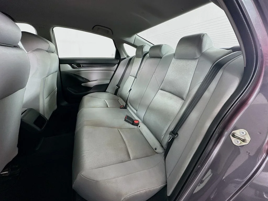 Used 2018 Lunar Silver Metallic Honda LX image 23