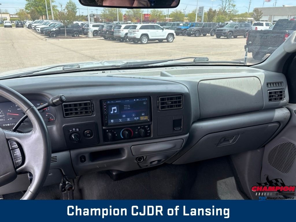 Used 2004 Silver Ford Lariat image 3