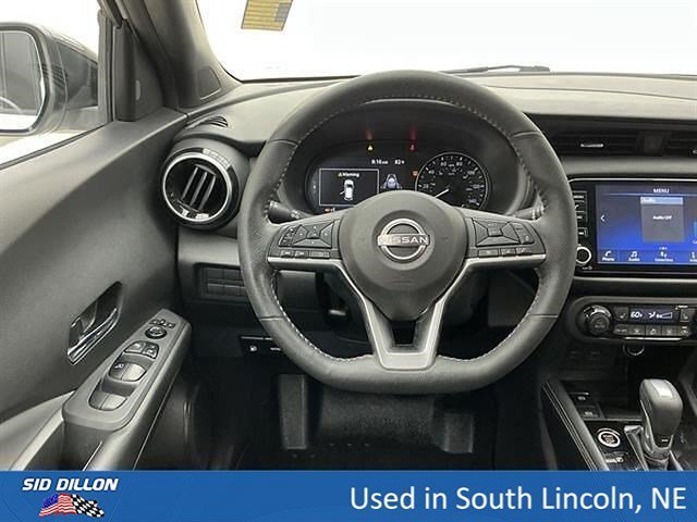 Used 2022 Aspen White Tricoat/Super Black Nissan SR image 20