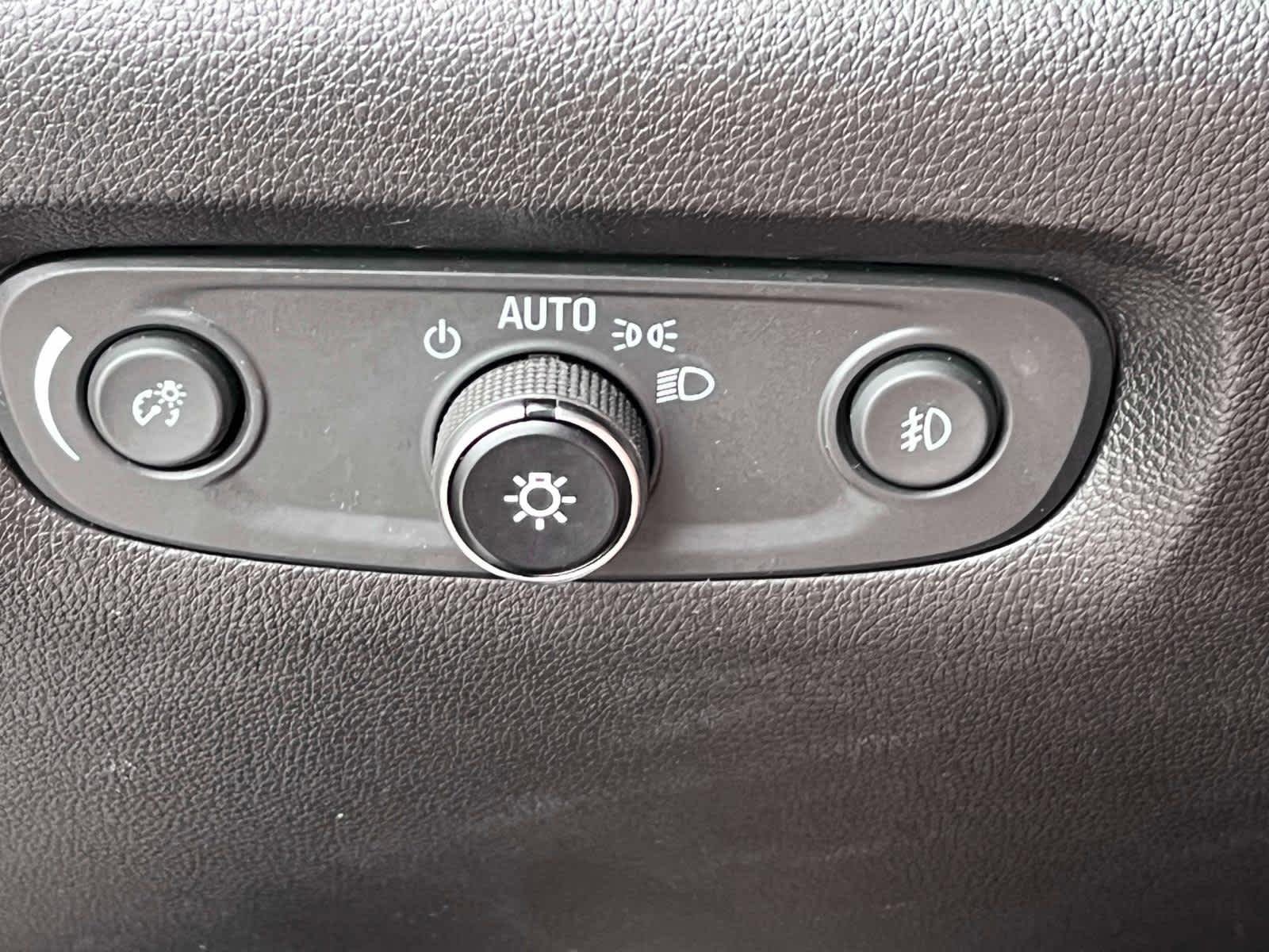 Used 2020 SILVER ICE METALLIC Chevrolet LT Leather image 33