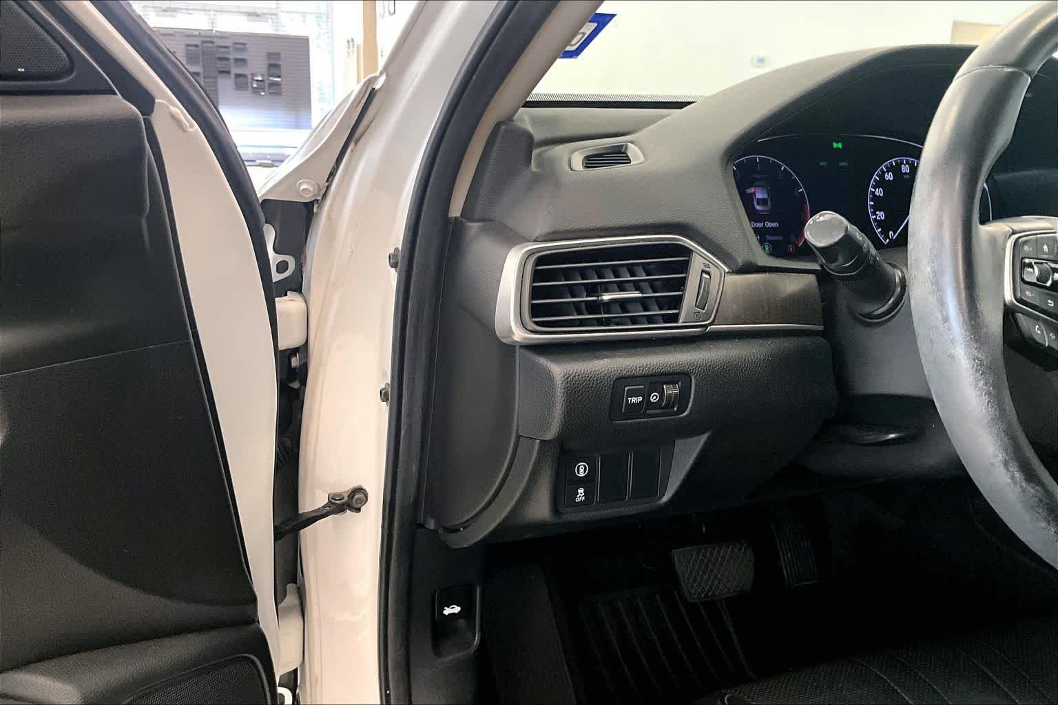 Used 2019 Platinum White Pearl Honda EX-L 1.5T image 29