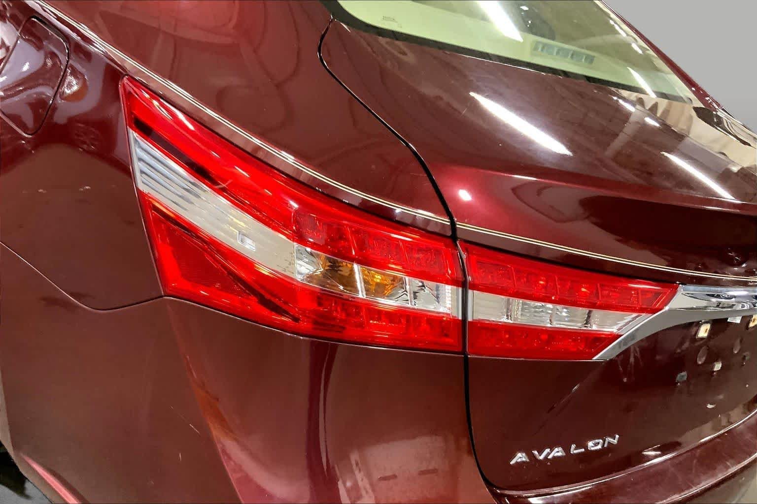 Used 2015 Ooh La La Rouge Mica Toyota XLE Touring image 29