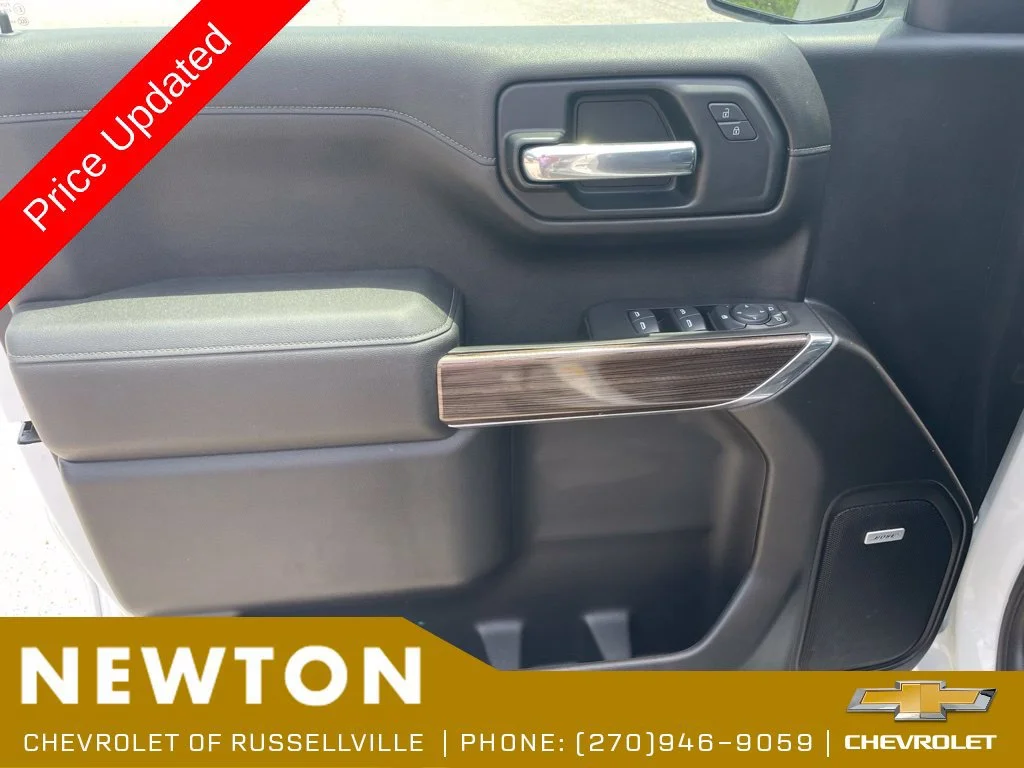 Used 2021 SUMMIT WHITE Chevrolet RST image 8