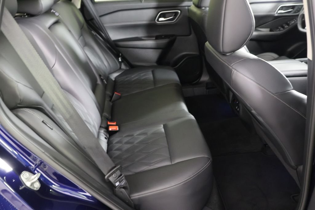Used 2024 Deep Ocean Blue Nissan Platinum image 22