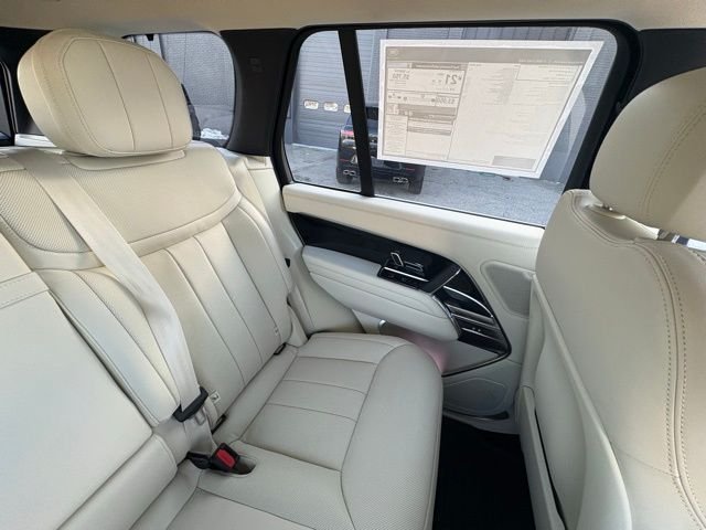 2025 Land Rover Range Rover SE - Photo 38
