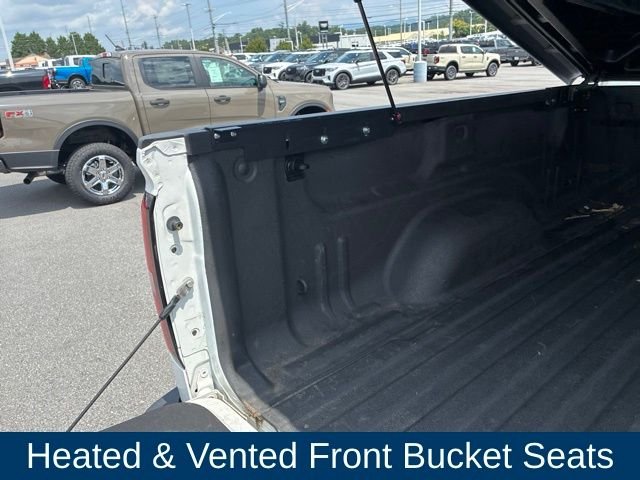 Used 2016 White GMC Denali image 30